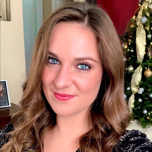 Meet Danielle - Picture 6 of 6